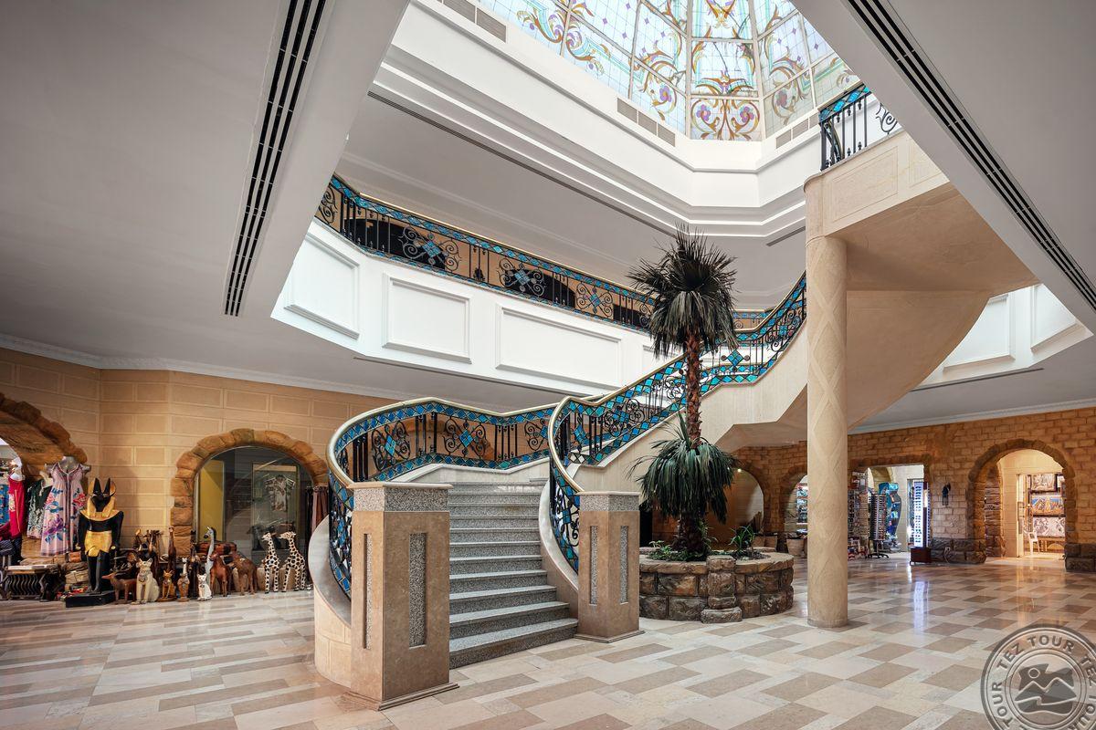 PALM ROYALE SOMA BAY