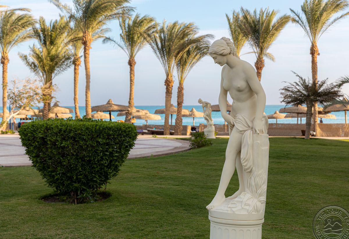 PALM ROYALE SOMA BAY