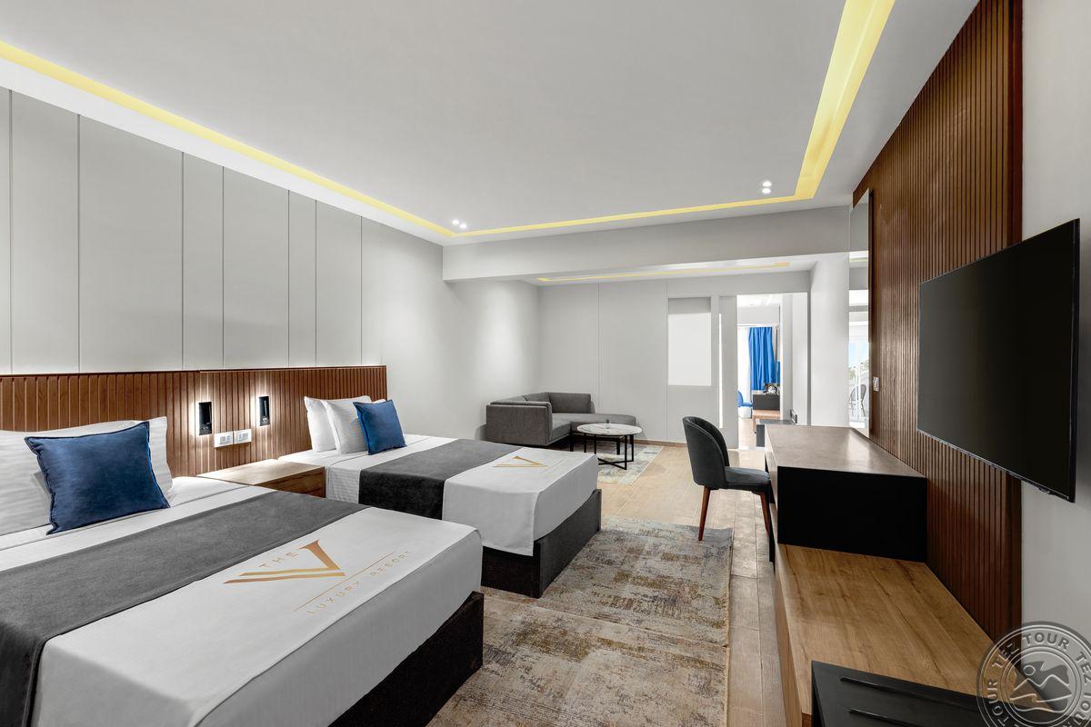 THE V LUXURY RESORT SAHL HASHEESH