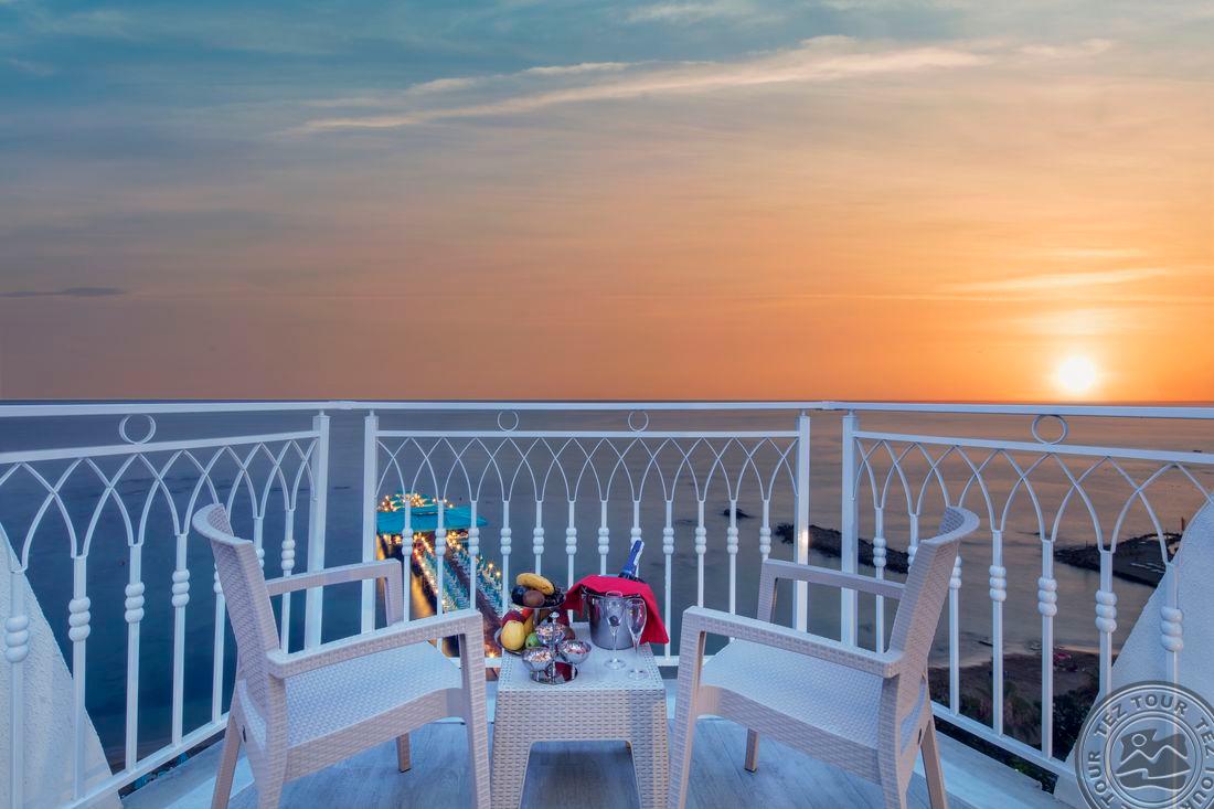 GRANADA LUXURY BEACH