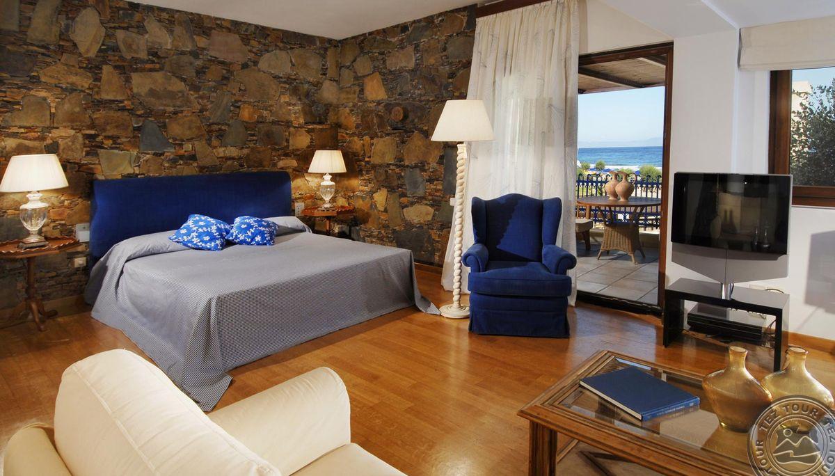 AQUILA RITHYMNA BEACH