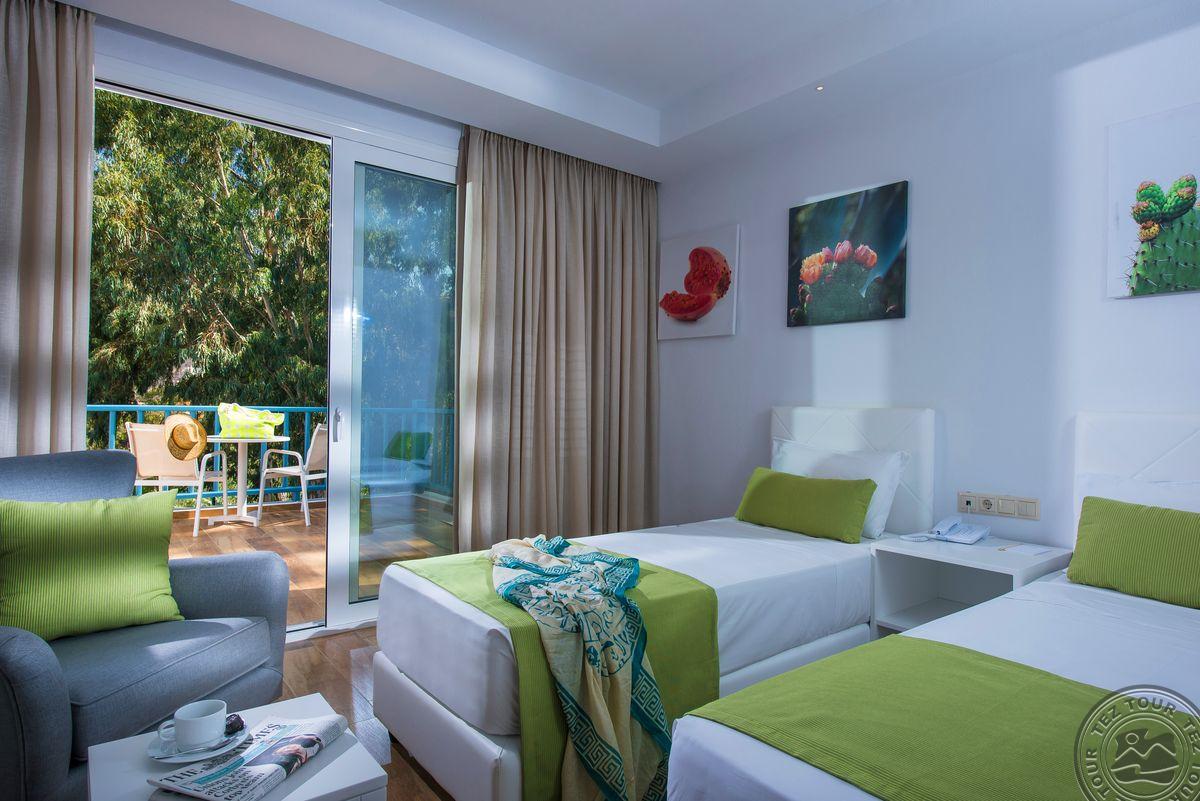 FODELE BEACH & WATER PARK HOLIDAY RESORT