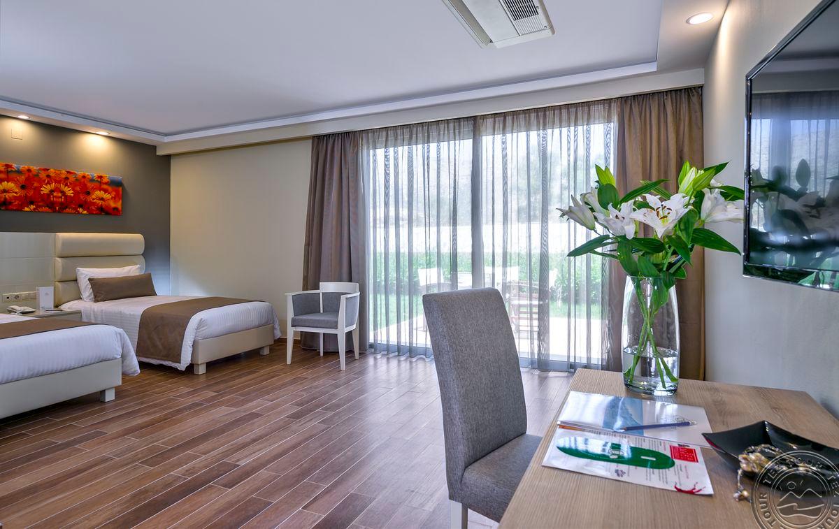 FODELE BEACH & WATER PARK HOLIDAY RESORT