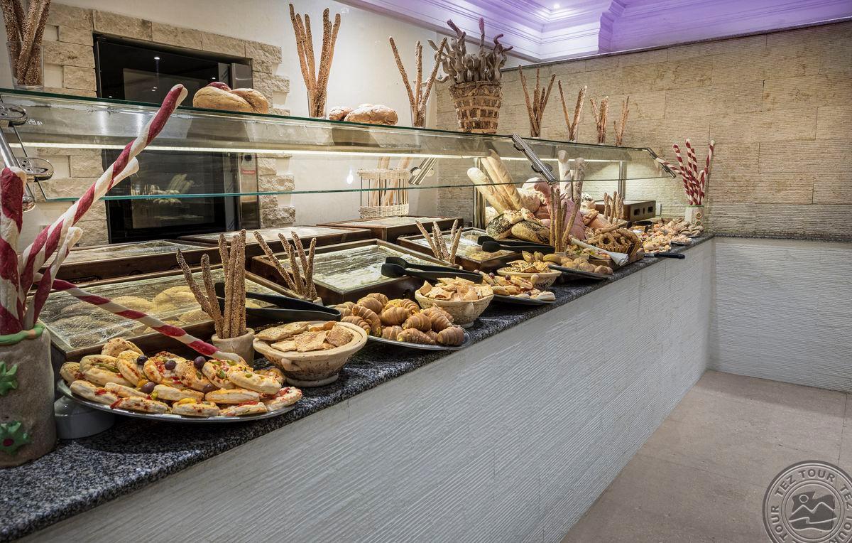 PYRAMISA SAHL HASHEESH BEACH RESORT