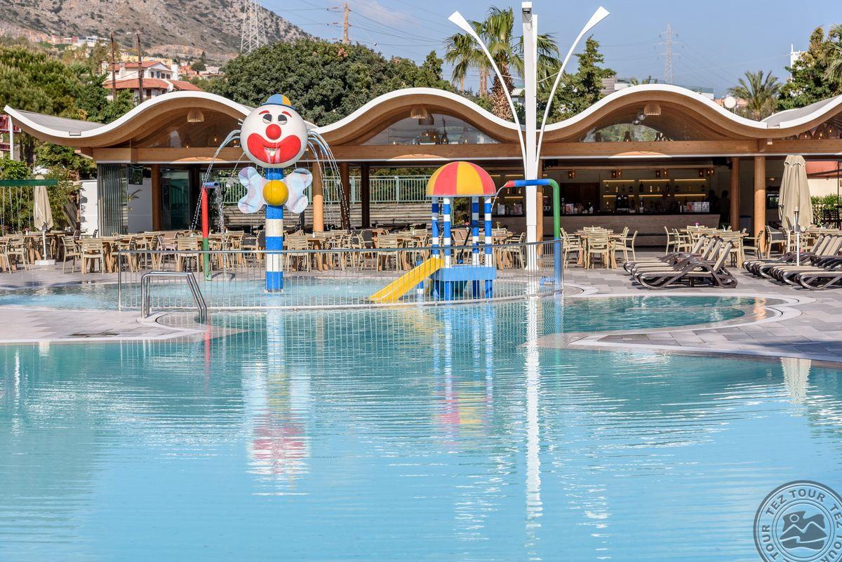 STAR BEACH VILLAGE & WATER PARK