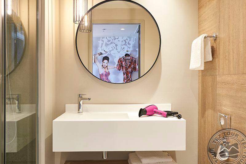 MOXY PATRA MARINA