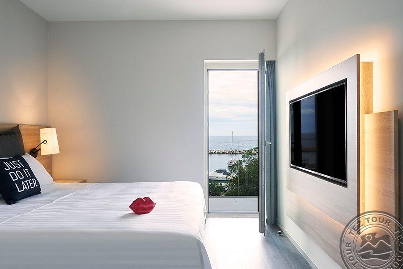 MOXY PATRA MARINA