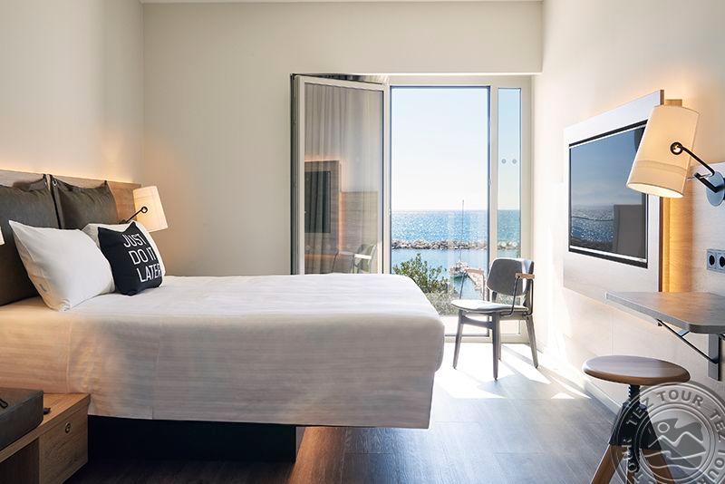 MOXY PATRA MARINA