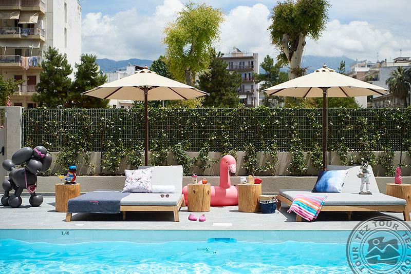 MOXY PATRA MARINA