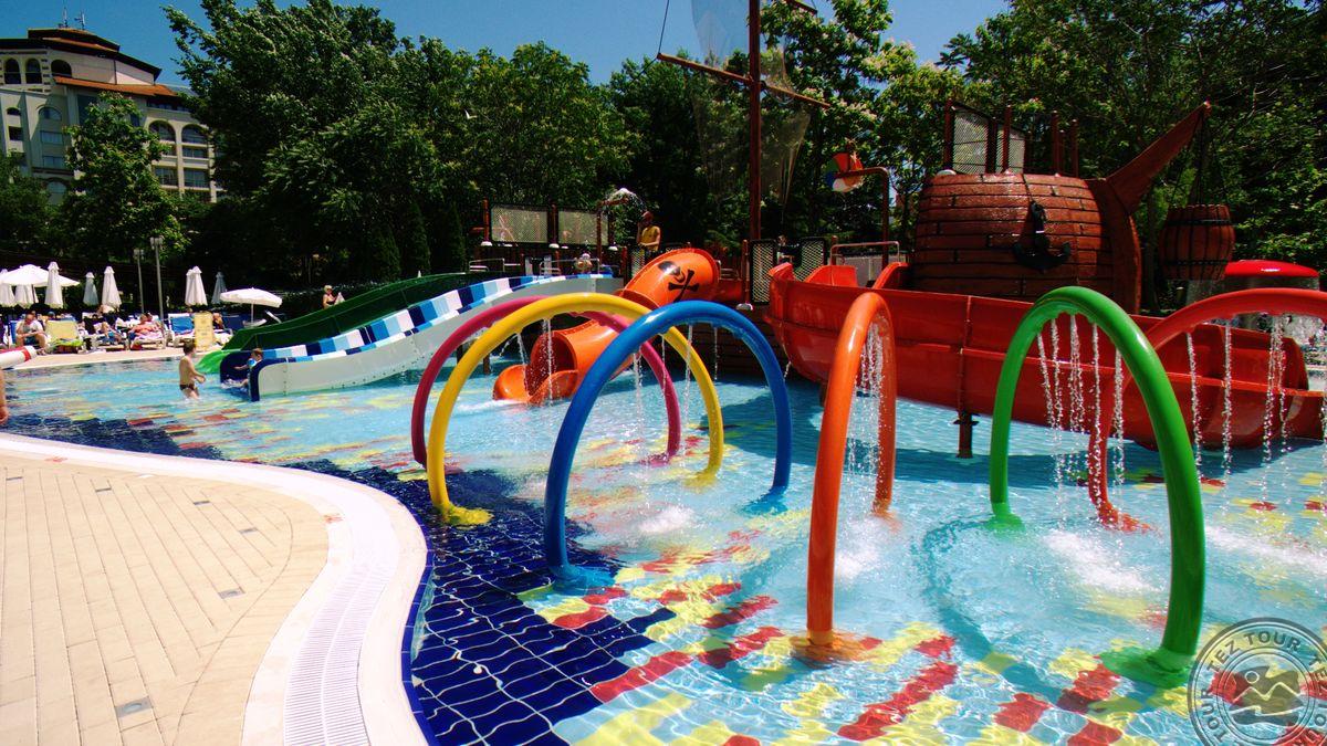 LAGUNA PARK & AQUA CLUB