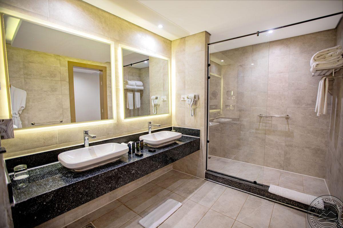 THE V LUXURY RESORT SAHL HASHEESH