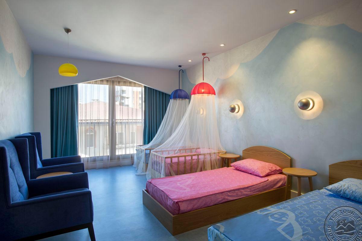 ACANTHUS CENNET BARUT COLLECTION