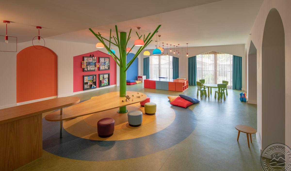 ACANTHUS CENNET BARUT COLLECTION