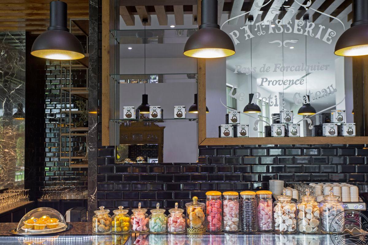 ACANTHUS CENNET BARUT COLLECTION