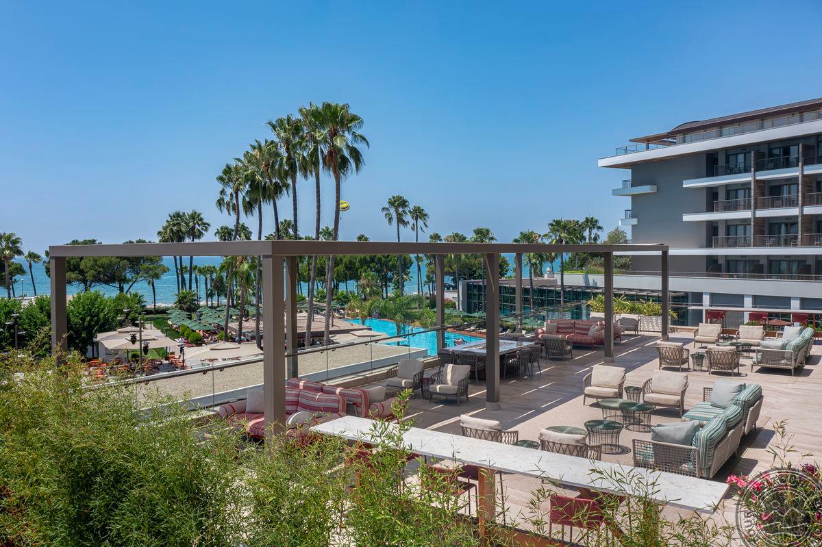 ACANTHUS CENNET BARUT COLLECTION