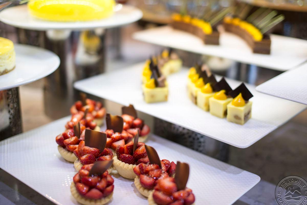 ACANTHUS CENNET BARUT COLLECTION