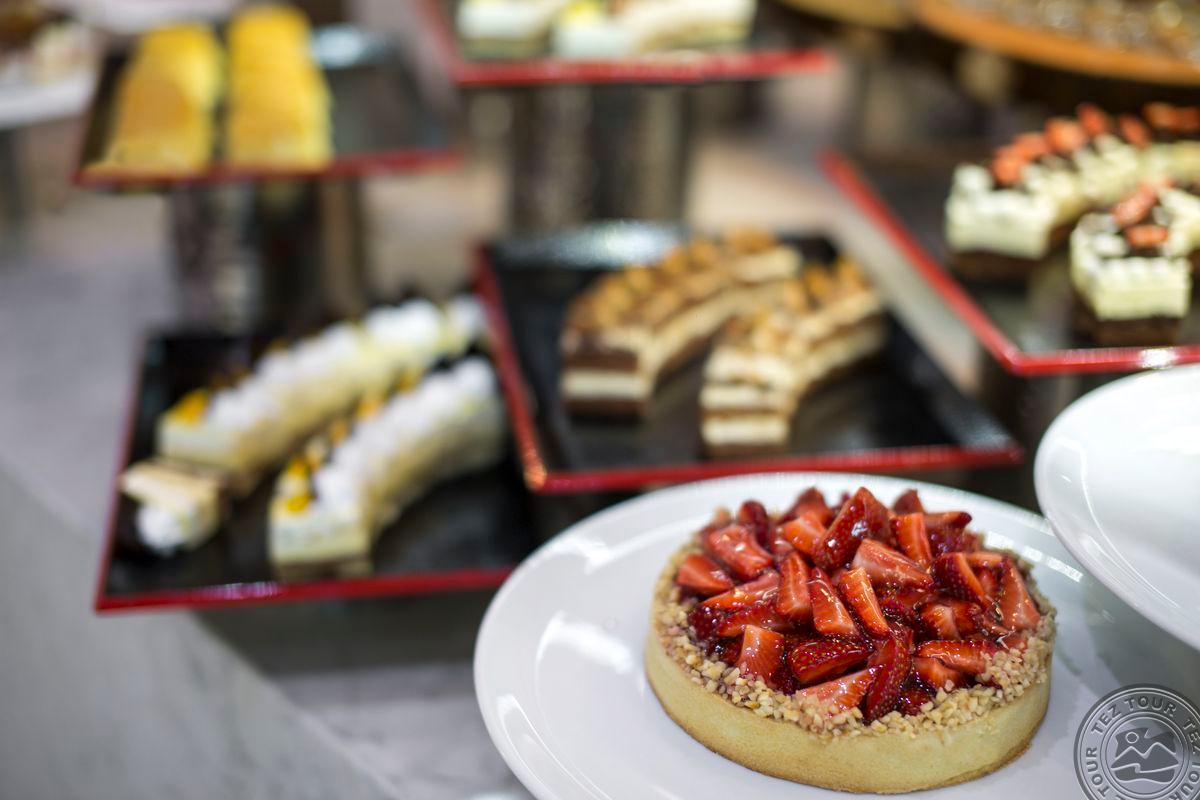 ACANTHUS CENNET BARUT COLLECTION