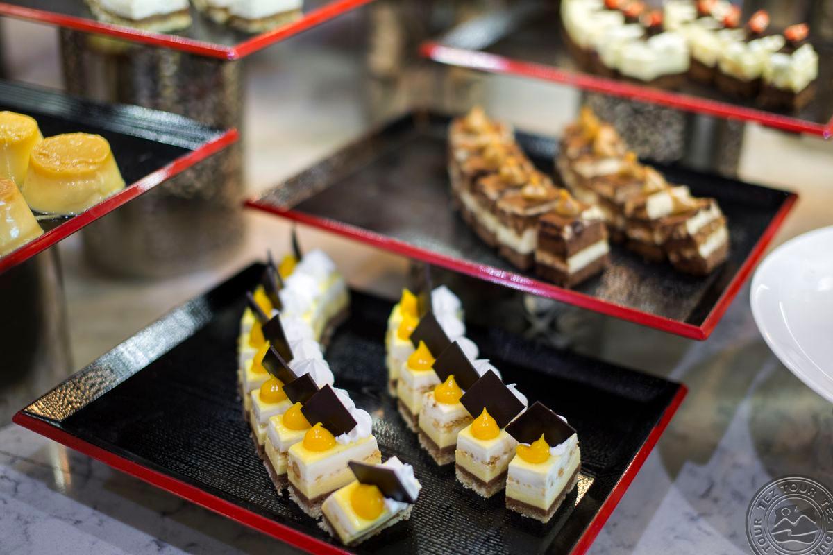 ACANTHUS CENNET BARUT COLLECTION