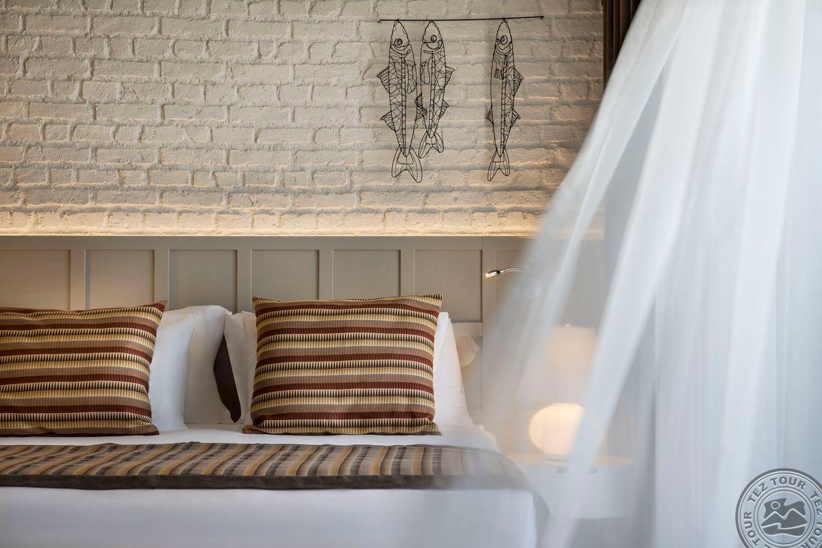 ACANTHUS CENNET BARUT COLLECTION