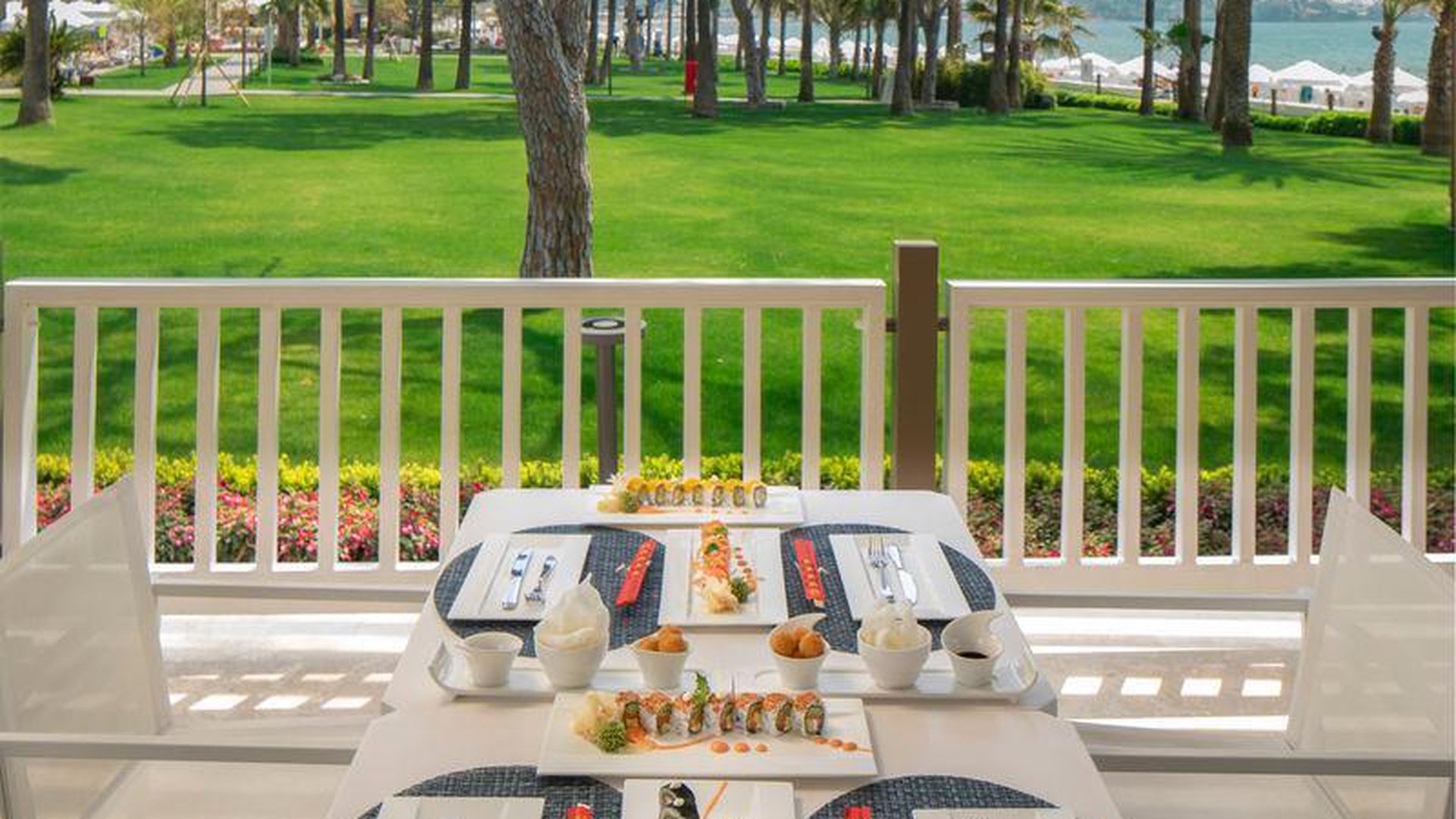 ACANTHUS CENNET BARUT COLLECTION