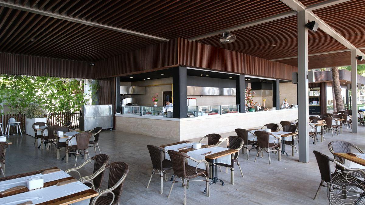 DOBEDAN WORLD PALACE