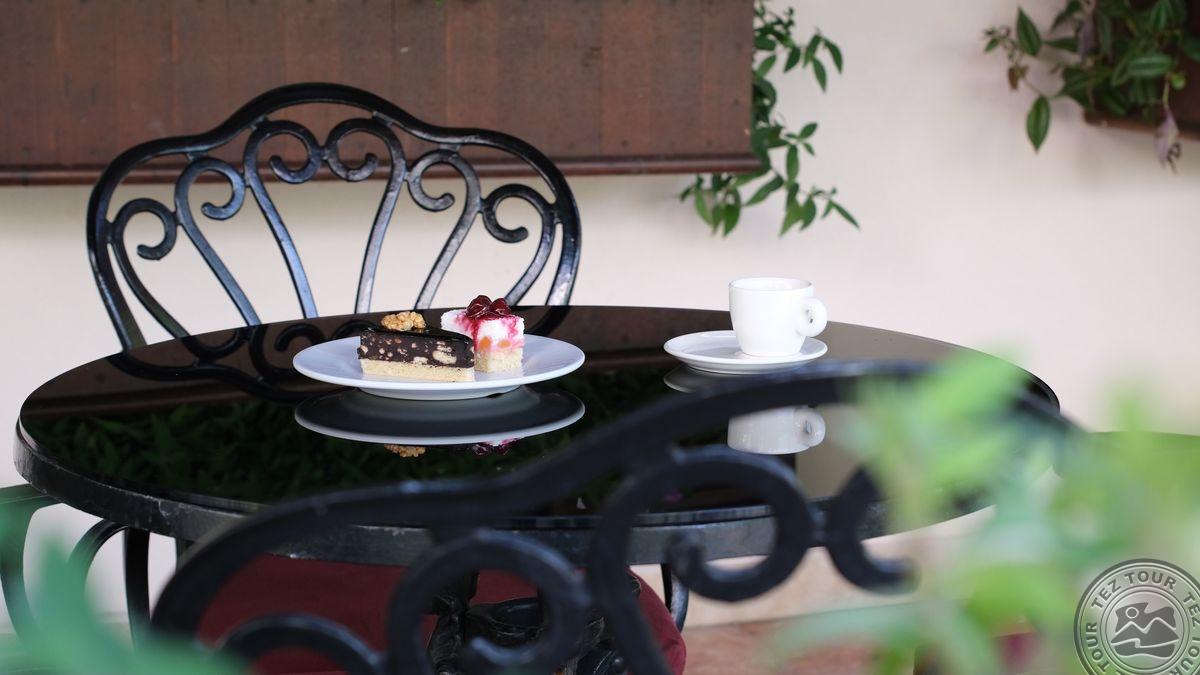 DOBEDAN WORLD PALACE