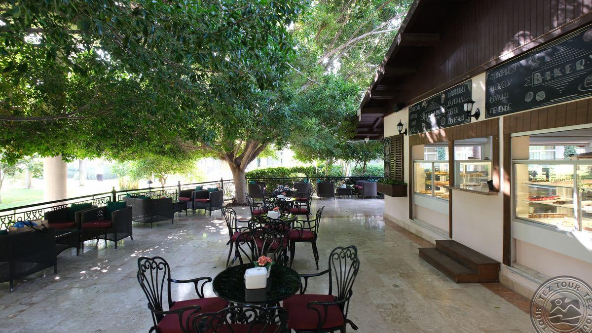 DOBEDAN WORLD PALACE