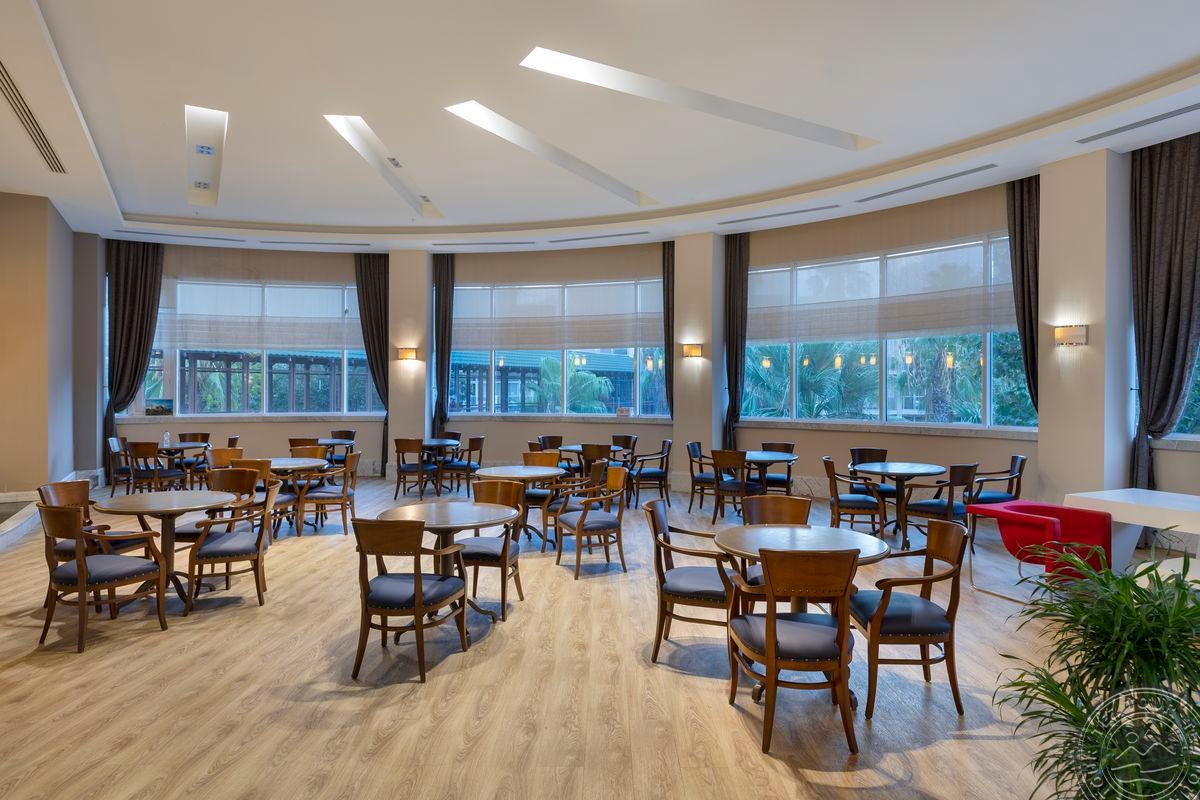 DOBEDAN WORLD PALACE