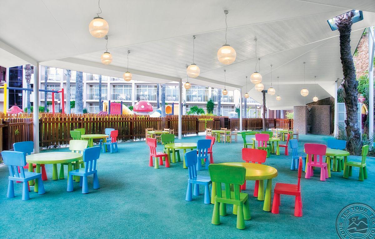 DOBEDAN WORLD PALACE