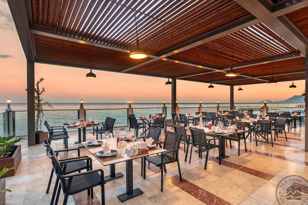 DOBEDAN WORLD PALACE