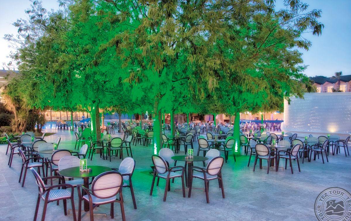 DOBEDAN WORLD PALACE