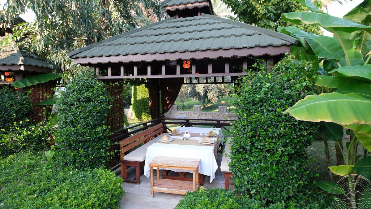 DOBEDAN WORLD PALACE