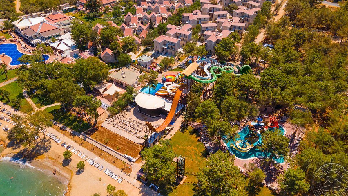 LONG BEACH CLUB NATURE
