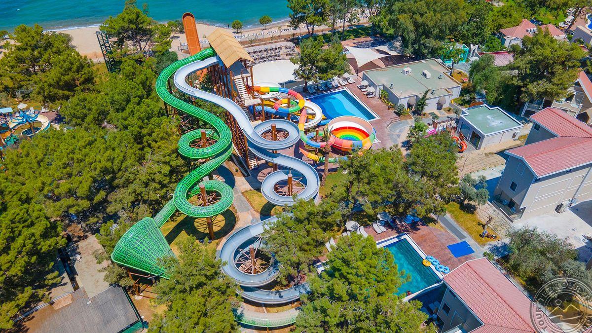 LONG BEACH CLUB NATURE