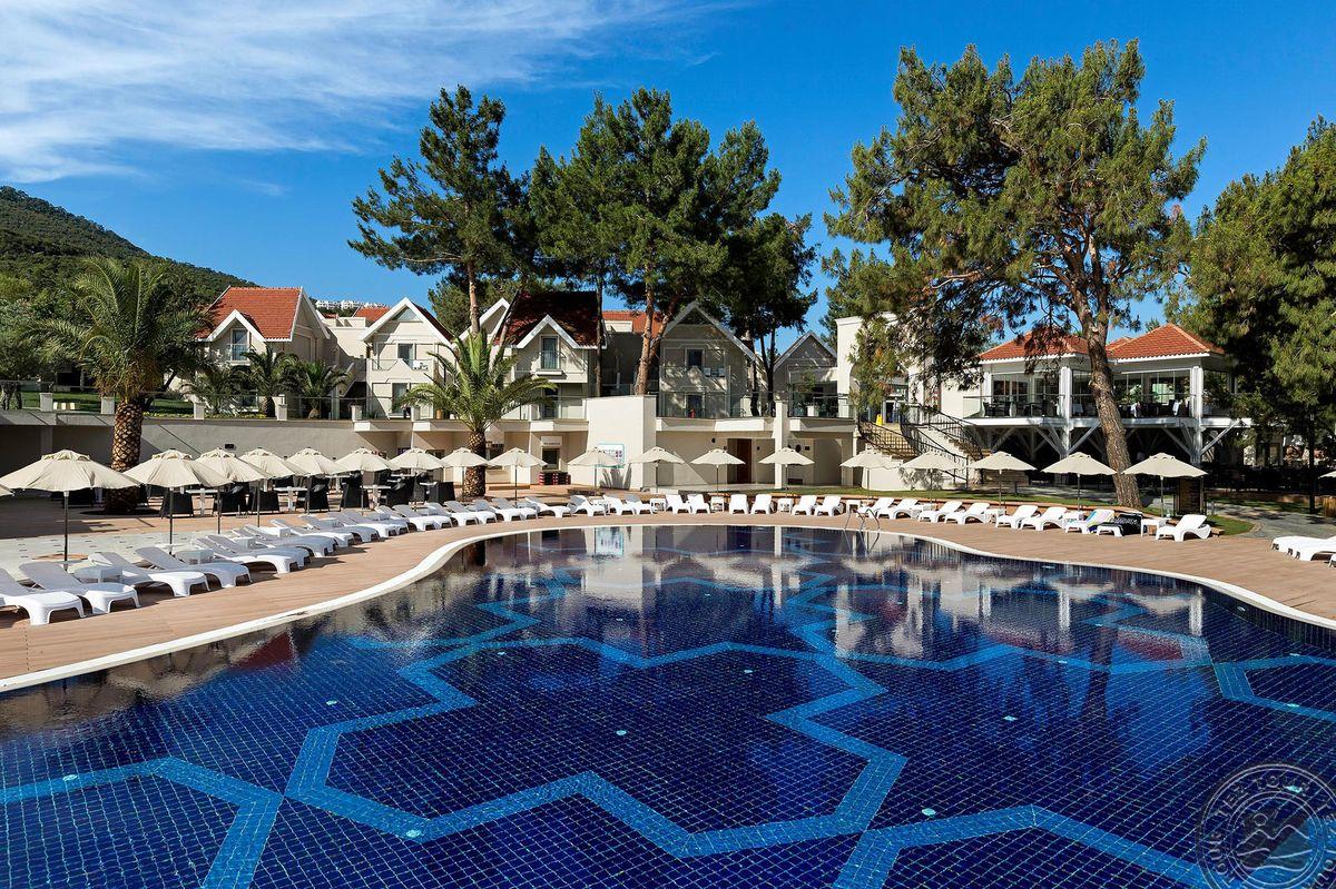 LONG BEACH CLUB NATURE