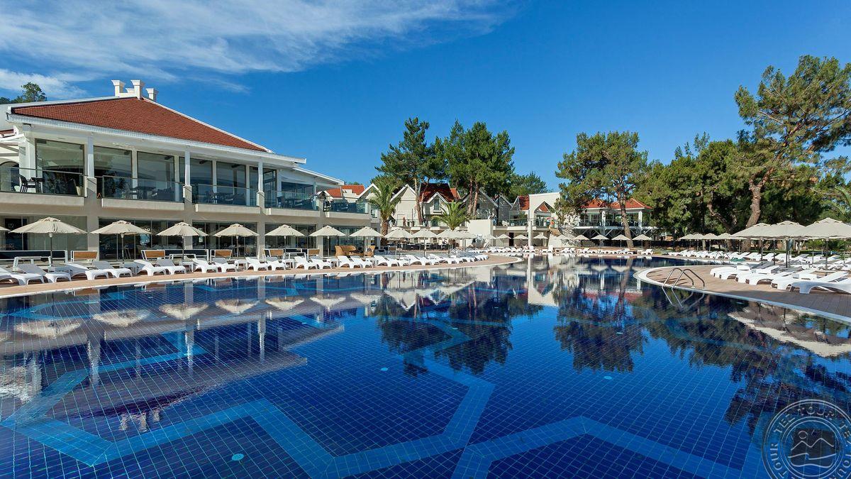 LONG BEACH CLUB NATURE