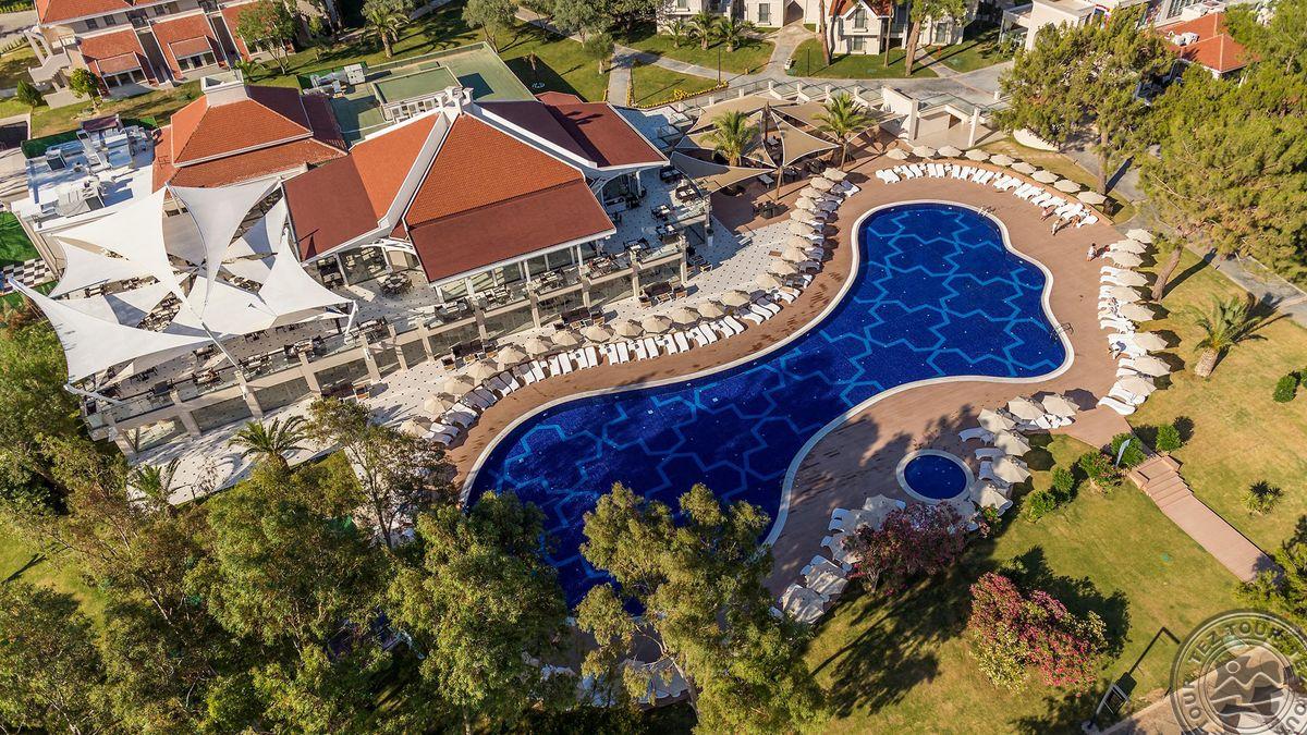 LONG BEACH CLUB NATURE