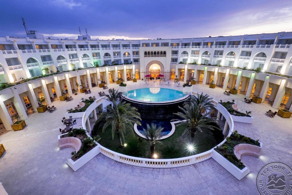 MEDINA SOLARIA & THALASSO