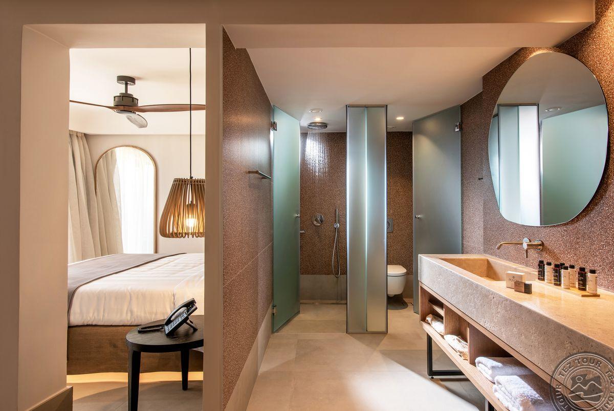 PARALOS VENUS SUITES