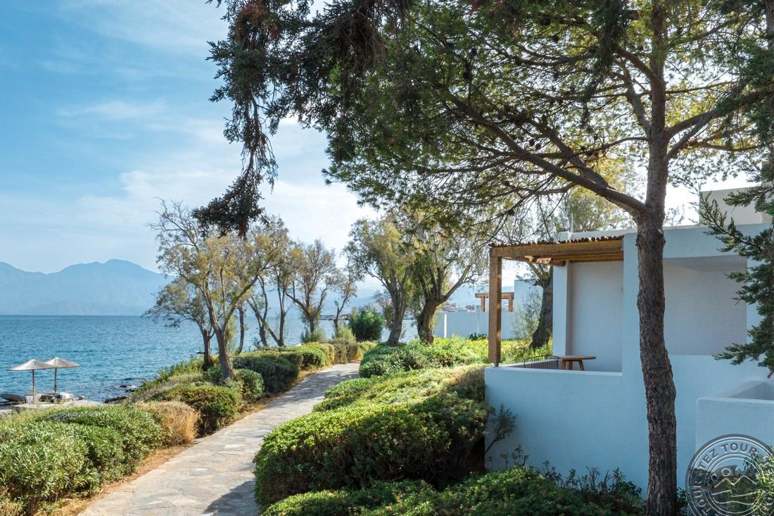 MINOS BEACH ART HOTEL