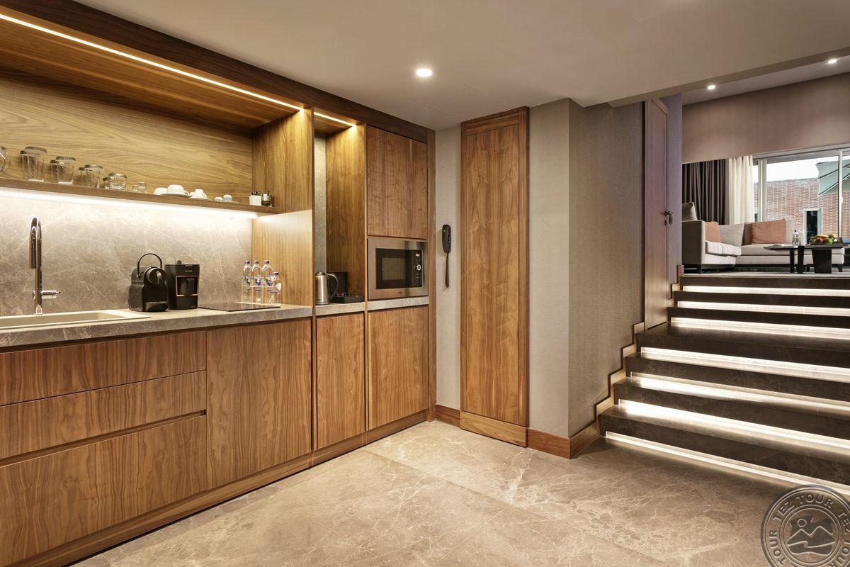 RIXOS SUNGATE - THE LAND OF LEGENDS FREE ACCESS