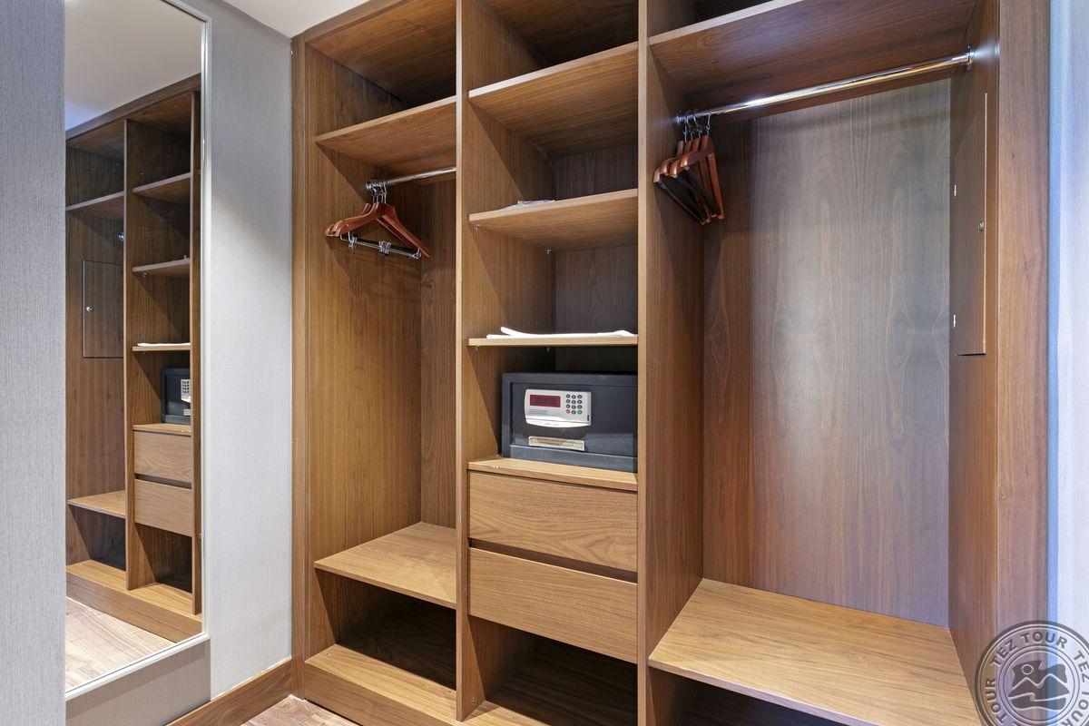 RIXOS SUNGATE - THE LAND OF LEGENDS FREE ACCESS