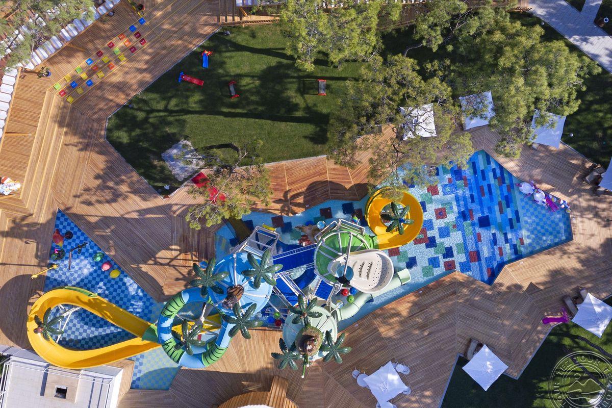 RIXOS SUNGATE - THE LAND OF LEGENDS FREE ACCESS