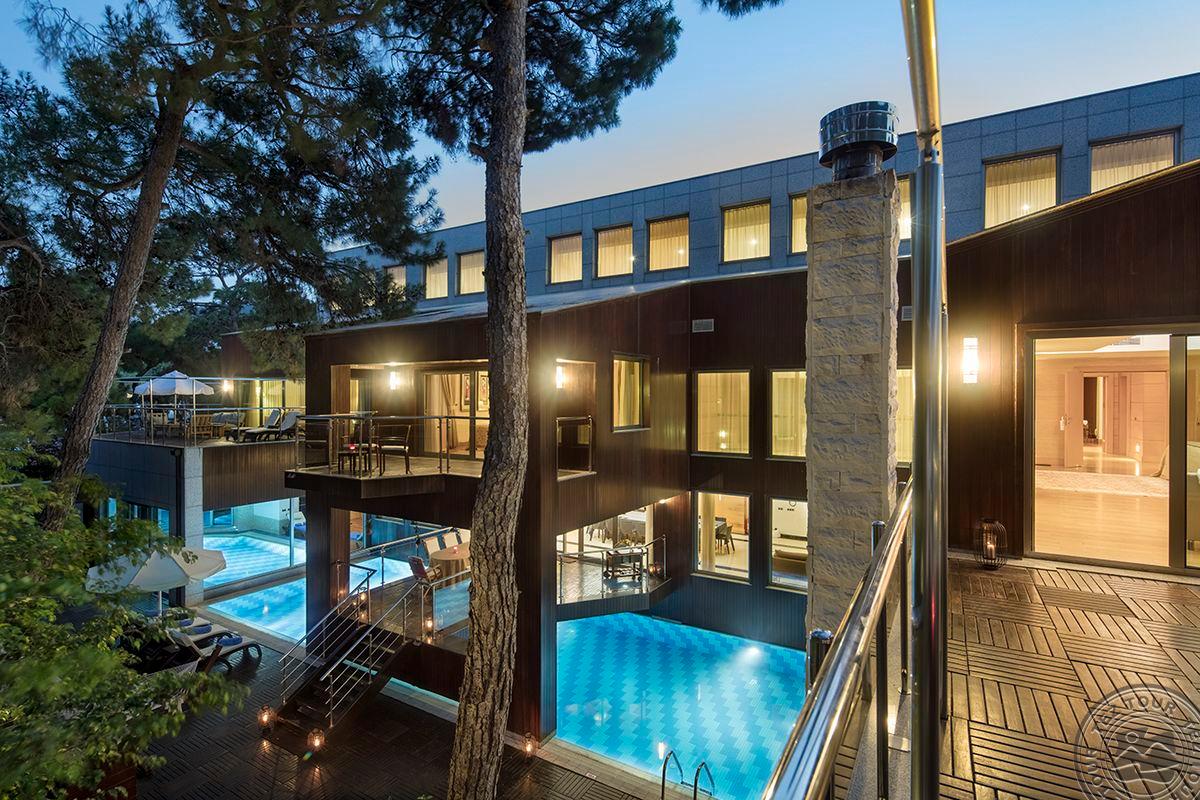 RIXOS SUNGATE - THE LAND OF LEGENDS FREE ACCESS