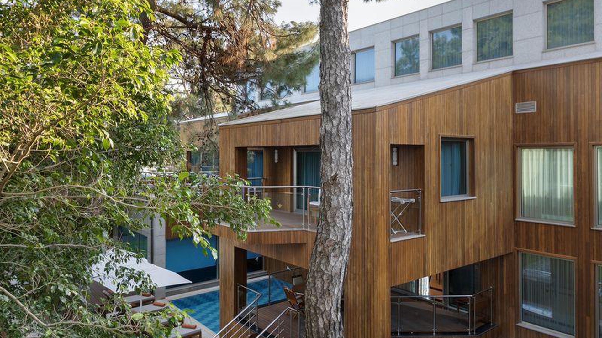 RIXOS SUNGATE - THE LAND OF LEGENDS FREE ACCESS