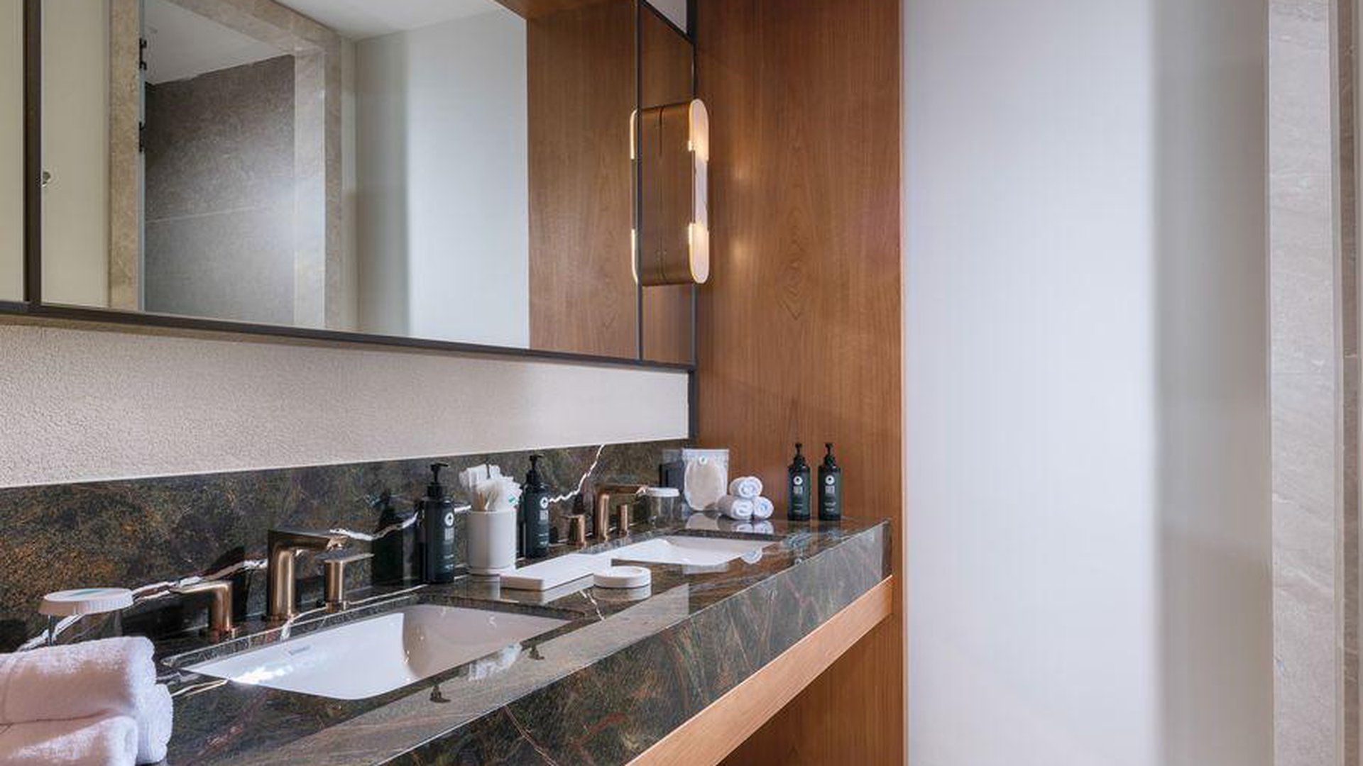 ANDA BARUT COLLECTION