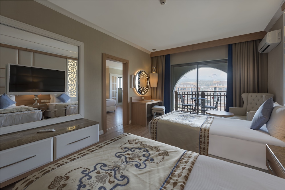 Quattro Beach Spa & Resort -