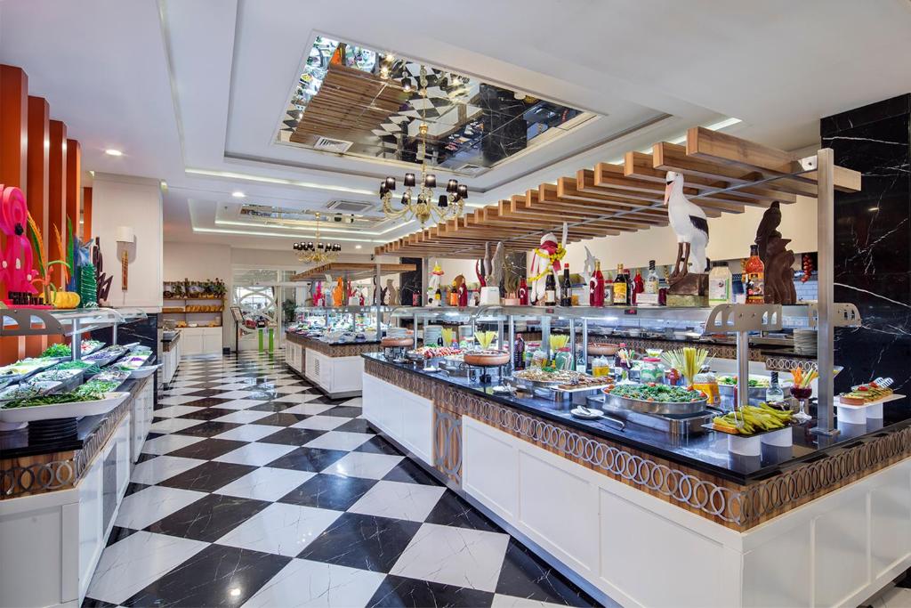 Royal Garden Beach Hotel -