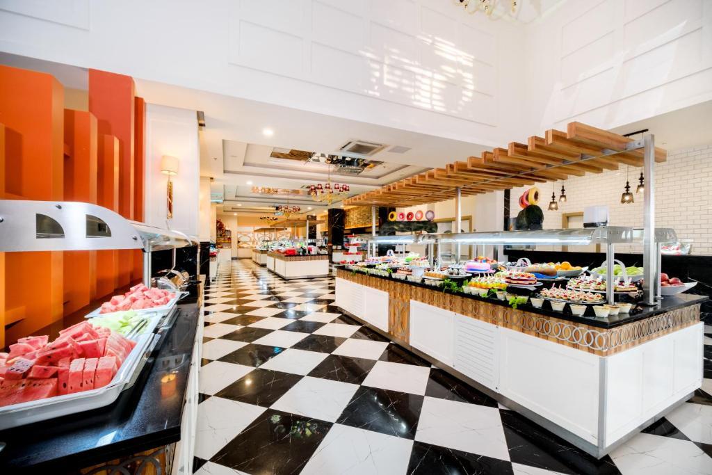 Royal Garden Beach Hotel -