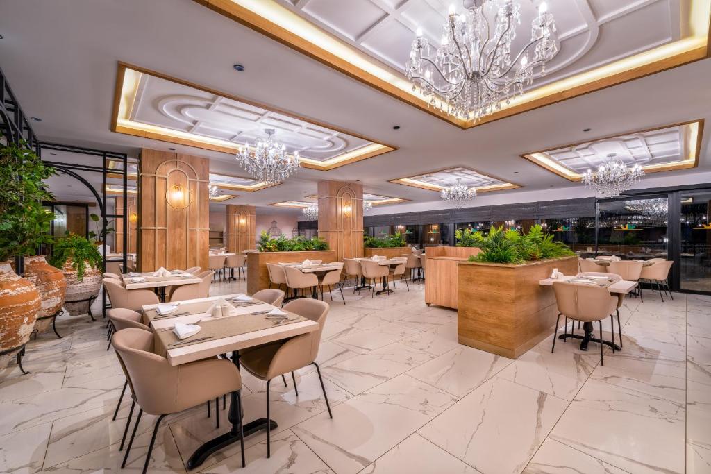 Royal Garden Beach Hotel -